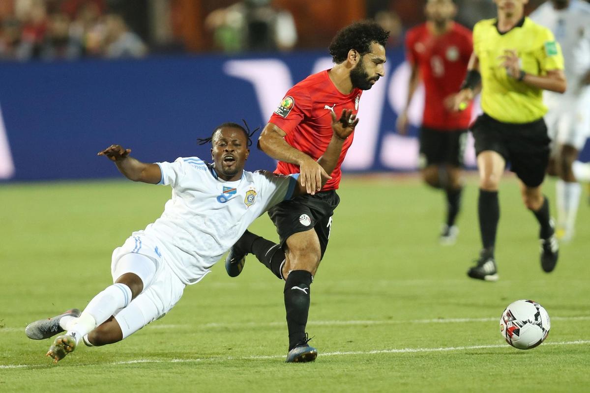 巅峰对决！海外情报：巴黎圣日尔曼1-3弗拉门戈（海外快讯：弗拉门戈3-1击败巴黎圣日尔曼，巅峰之战落幕）