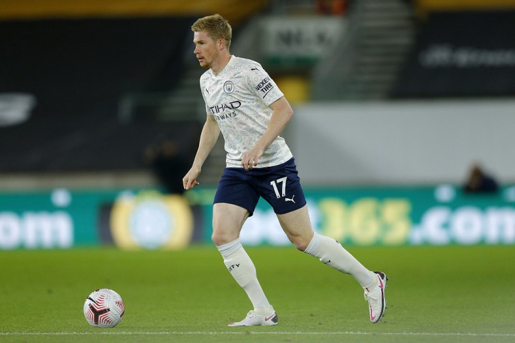 图片报：诺伊尔调整了训练流程，乌尔比希也激励着他继续（图片报：诺伊尔更新训练计划，乌尔比希持续为其打气）