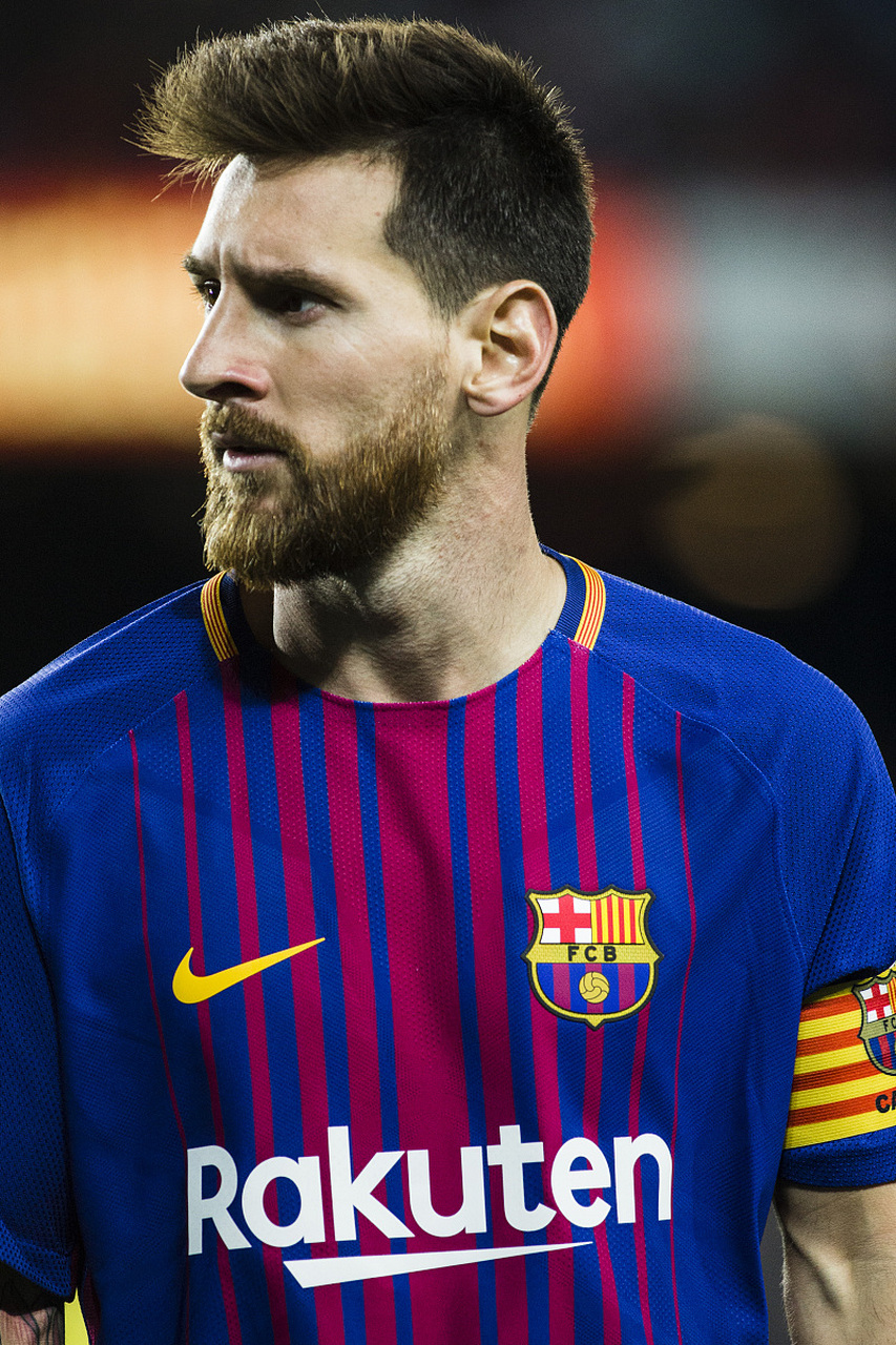 葡体中场西蒙斯：拜仁是支非常强大的球队，我们可以昂首离开（西蒙斯：拜仁实力强劲，葡体可昂首离场）