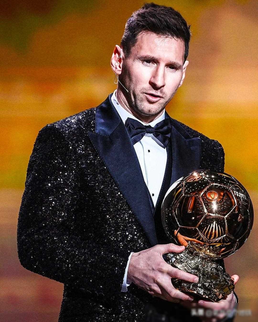 南野拓实：森保一值得尊敬，教练分工模式让球队受益（南野拓实：森保一令人敬重，分工明确的教练团队让球队受益）