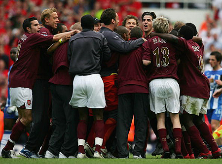 媒体面前情绪爆发，萨拉赫与利物浦会否重走C罗与曼联老路？（镜头前情绪失控，萨拉赫与利物浦会重演C罗与曼联的结局吗？）